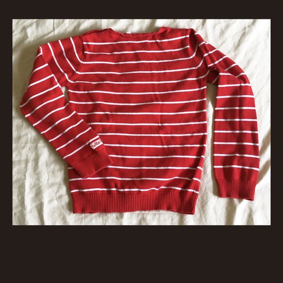 H&M Hello Kitty sweater. Size 7-8. - Picture 2 of 4